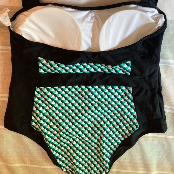 Cupshe Geometric Print Halter One Piece Swimsuit - NWT - Picture 2 of 5